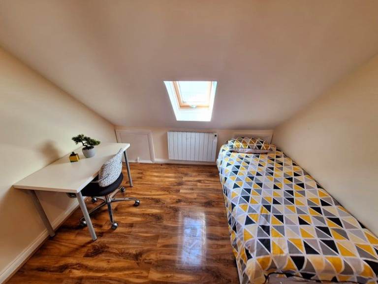 🌻🪄Lovely Single Room in Modern House | Residential Neighborhood - West London!