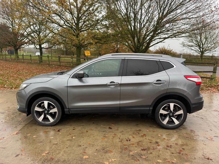 2017 Nissan Qashqai 1.5 dCi N-Vision 5dr HATCHBACK Diesel Manual