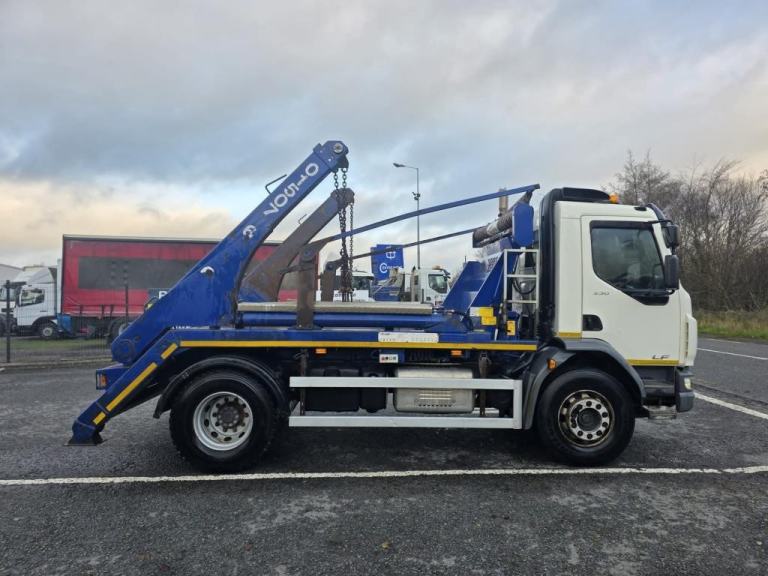 2019 DAF LF 230 18 TON GROSS 4X2 with Hyvalift Skip Gear
