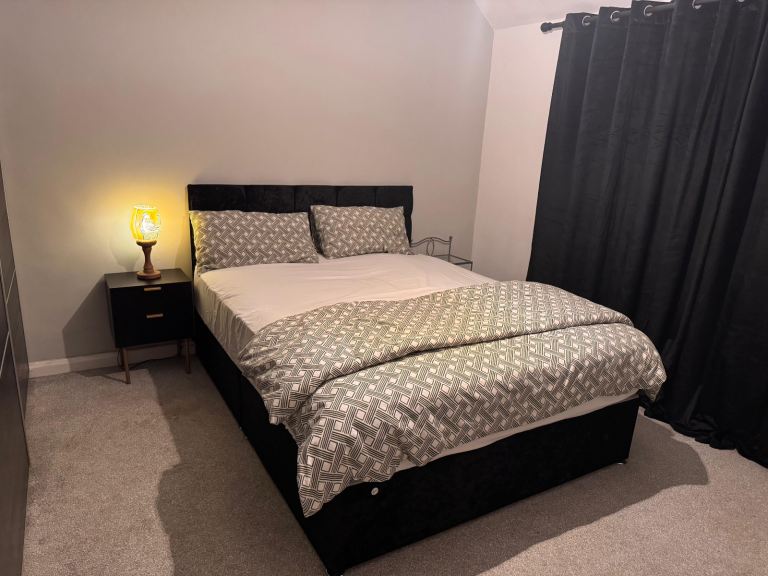 Master Bedroom for Rent 
