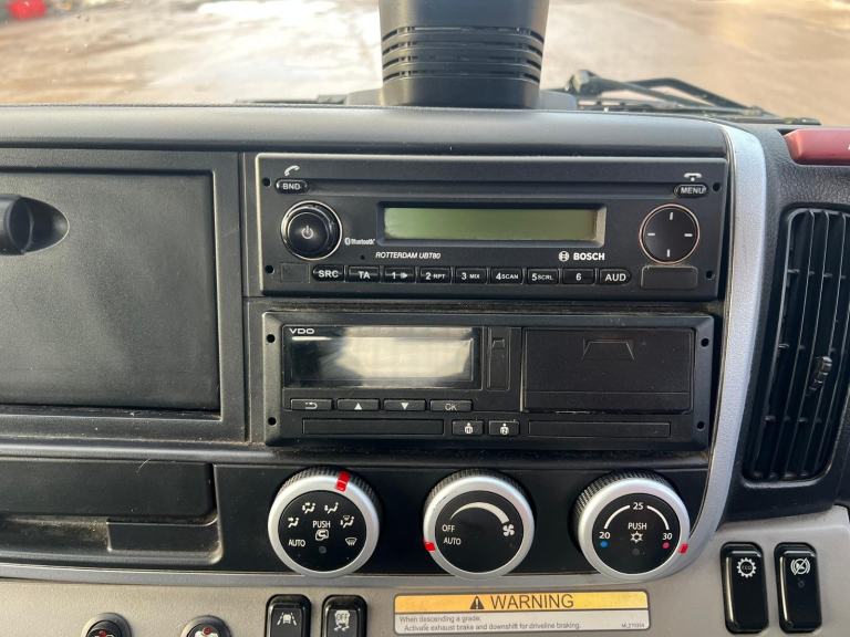 2022 Mitsubishi Canter 70C18 20FT FLAT , ONLY 66,972 MILES 