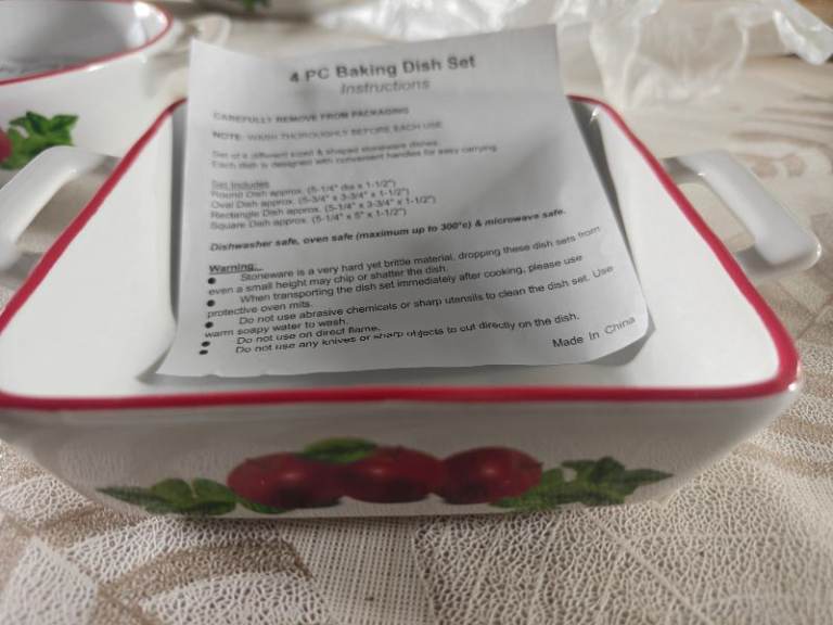 New 4 PC Ceramic Baking Dish Set with Apple Design