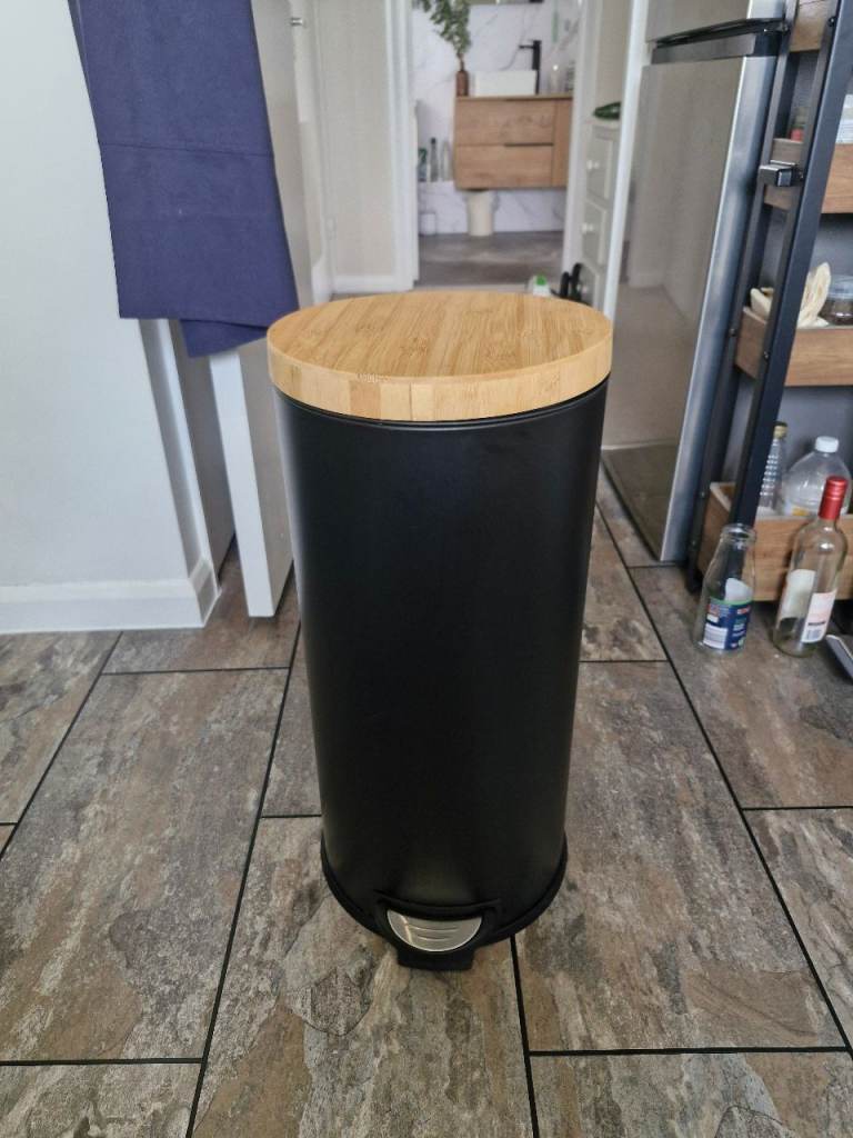 Black kitchen bin wooden lid 