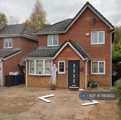 3 bedroom house in Hemfield Close, Wigan, WN2 (3 bed) (#1580832)