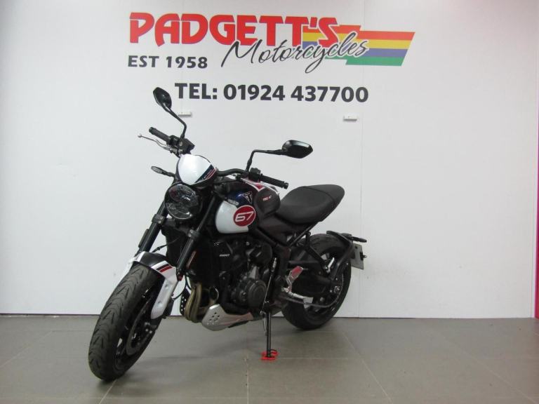 2025 Triumph Trident 660 - Triple Tribute