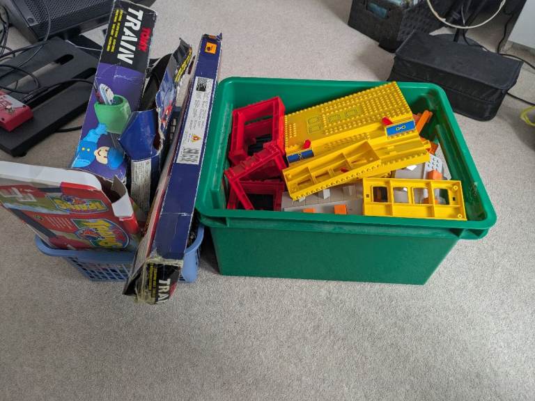 Tomy Train Set Bundle - Tracks, trains, bridge, tunnel, train wash, station, turntable etc.