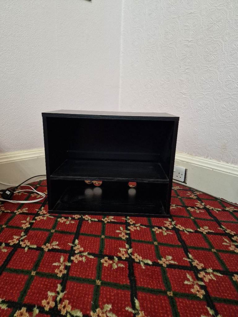 Free Small bookcase - TV unit