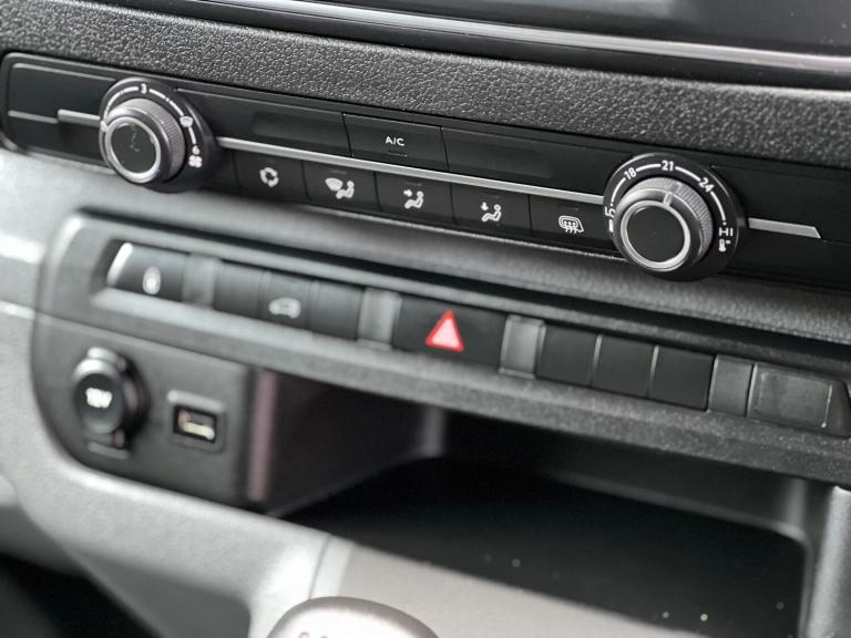 2021 Peugeot Expert 1.5 BlueHDi 1000 Professional Premium Standard Panel Van MWB Euro 6 (s/s) 6 P...