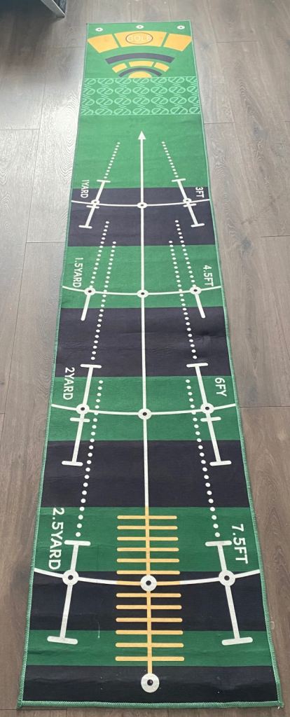 Indoor Golf Putting Mat – Green, Good Condition