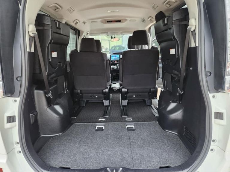Toyota, NOAH VOXY HYBRID ZWR80 AU, 2015, 1797 (cc)