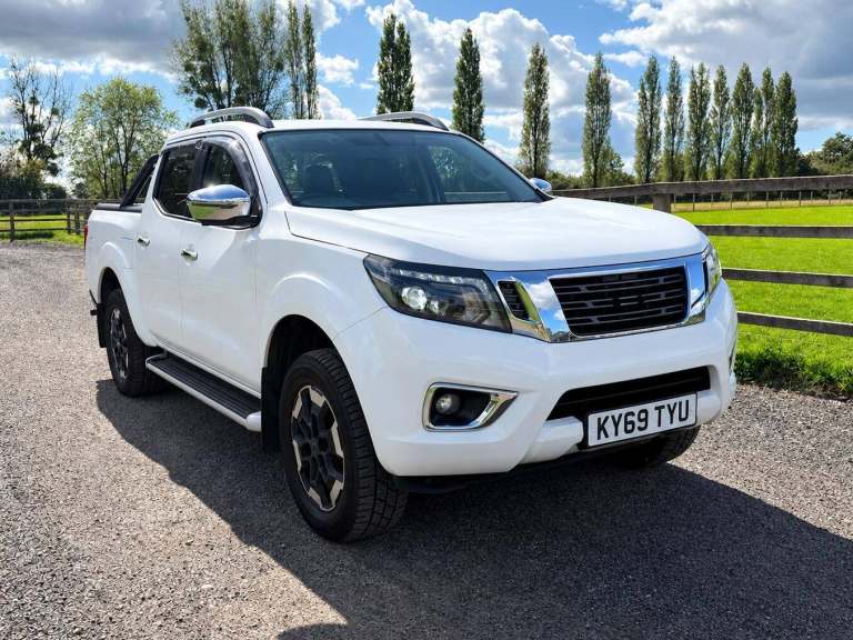 Nissan Navara 2.3 dCi Tekna Auto 4WD Euro 6 4dr Diesel Automatic