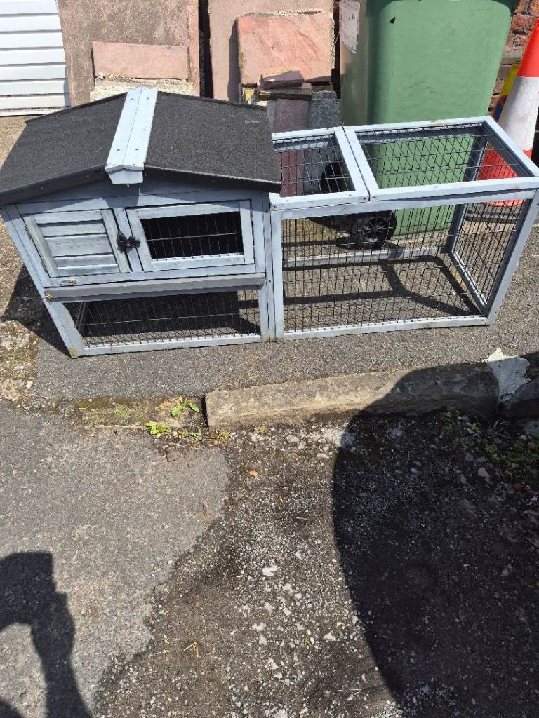 Rabbit hutch
