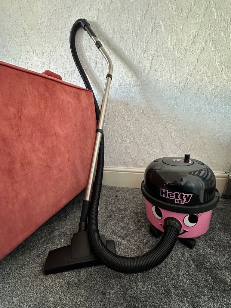 Numatic Hetty Pet Corded Bagged Cylinder Vacuum Cleaner