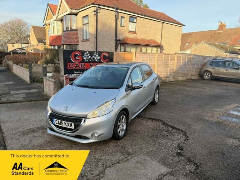 Peugeot 208 HDI STYLE PANORAMIC ROOF