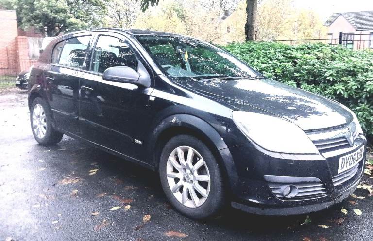 Vauxhall, ASTRA, Hatchback, 2006 5 DOOR BLACK DESIGN 1.6 TWINPORT MOT 28TH OCT JUST EXPIRED £450