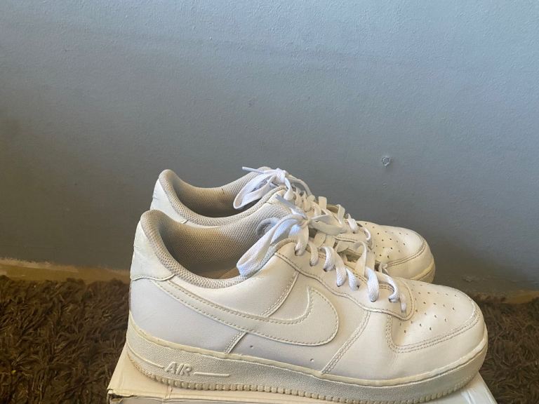 Nike Air Force 1 Trainers – White, very good condition size uk9