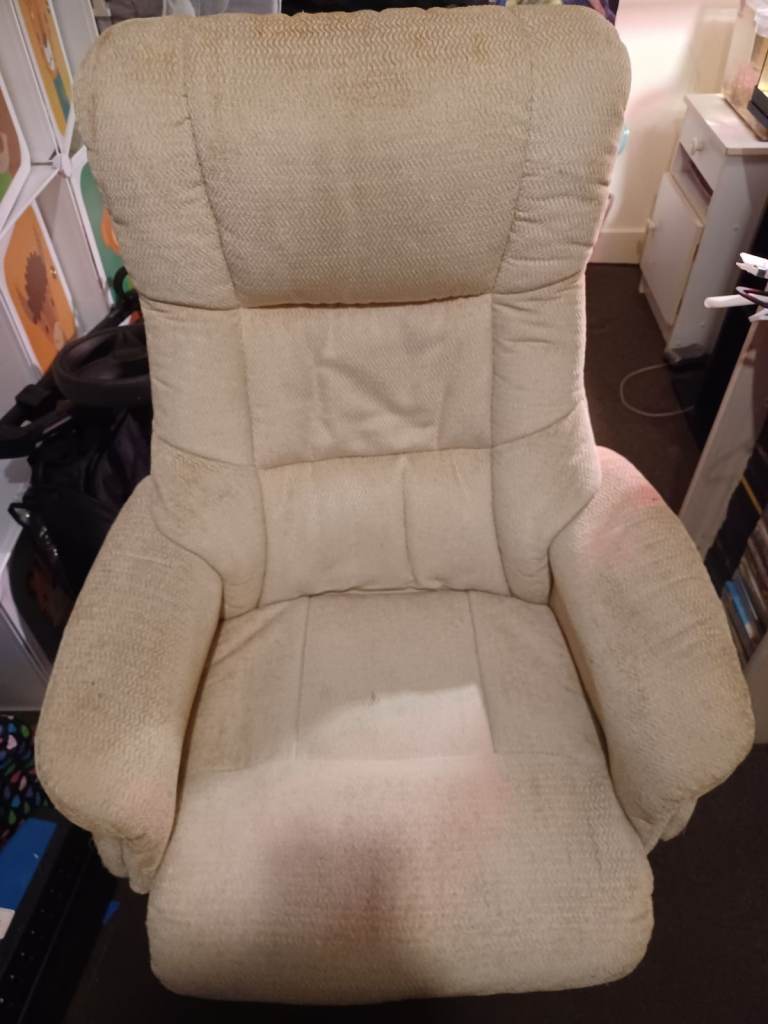 Reclining spinning chair