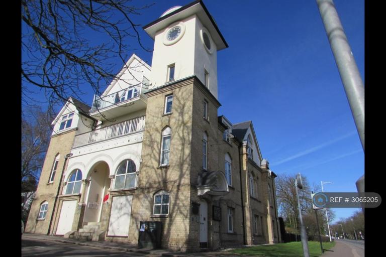2 bedroom flat in Chapel On The Green, Woodford Green, IG8 (2 bed) (#3065205)
