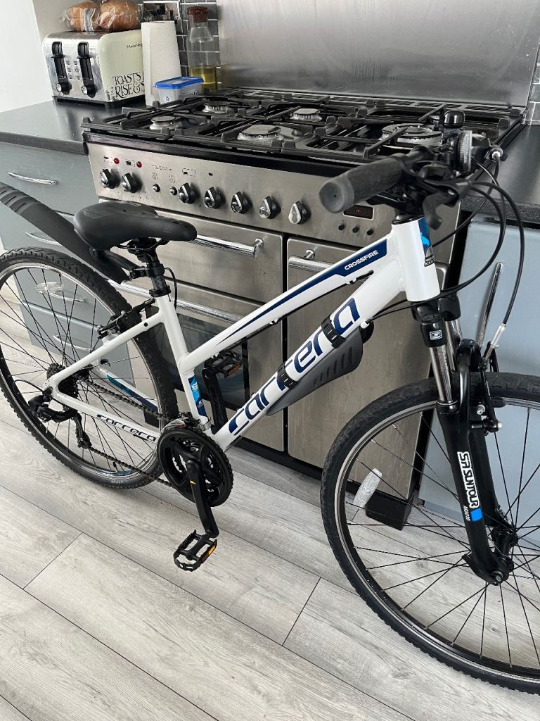  Like new .ladies Carrera crossfire  commuting bike  