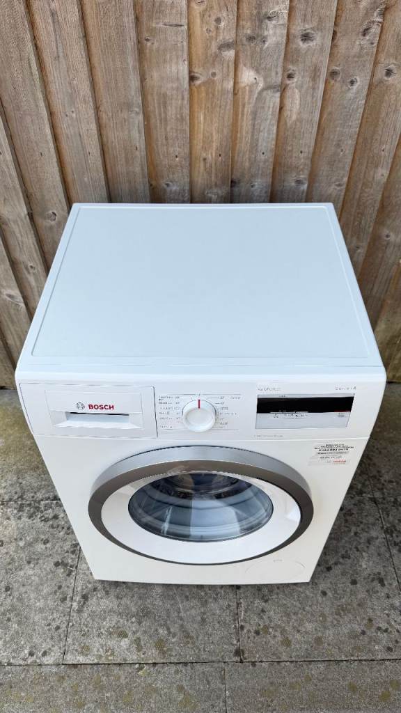 BOSCH Serie 4 Washing Machine. Barely used, like new. Free Delivery possible.