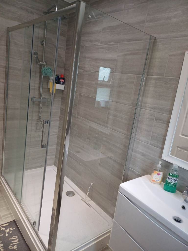 Spacious Double Room in City Centre! Clean Home.