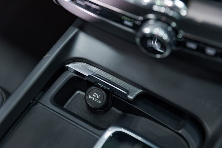 2022 Volvo XC60 2.0 B4D R DESIGN Pro 5dr AWD Geartronic ESTATE DIESEL Automatic