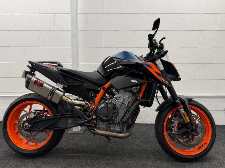 2023 KTM 890 DUKE R **HEATED GRIPS -BREMBO BRAKES - BLACK WIDOW EXHAUST**