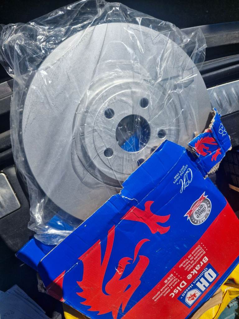 Range Rover Velar Front brake discs x2 (pair)(new)