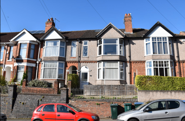 * DOUBLE ROOM AVAILABLE NOW*