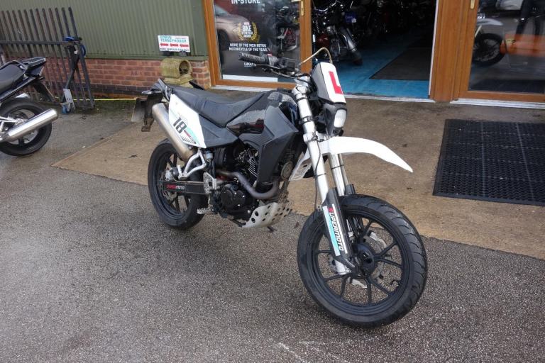 Sinnis Apache 125 Enduro Petrol Manual Euro 4 (11 ps) 2020/20