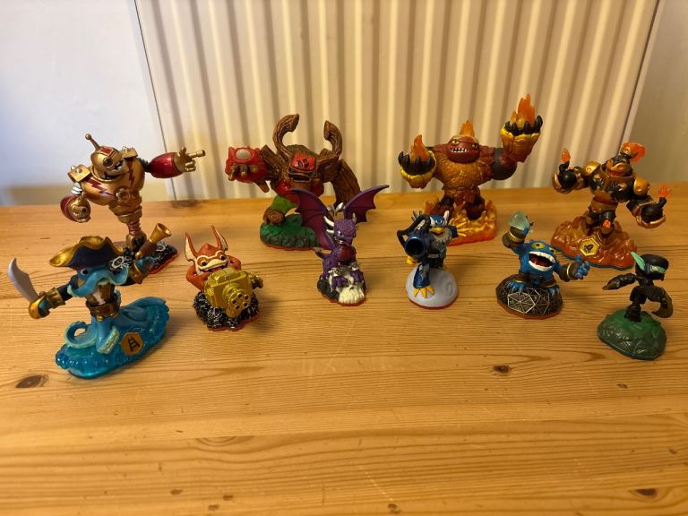 Skylanders Giants + Swap Force Bundle (Figures, Games for Wii, Portals, etc.)