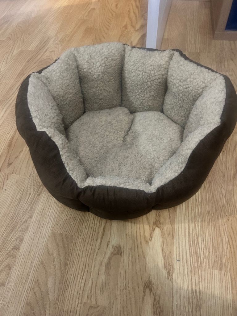 Small pet bed 
