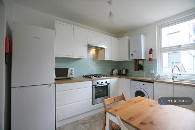 4 bedroom flat in Camden, London, NW1 (4 bed) (#2931770)