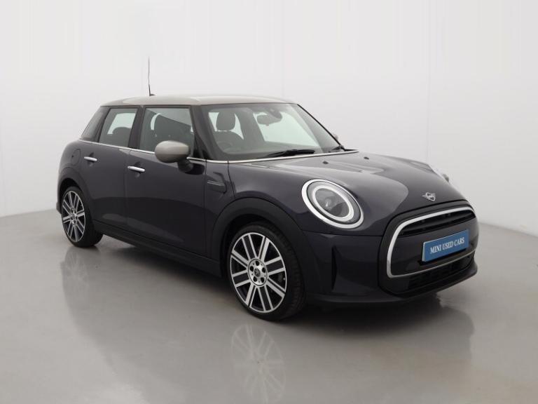 MINI HATCHBACK 1.5 Cooper Exclusive Premium 5dr Auto