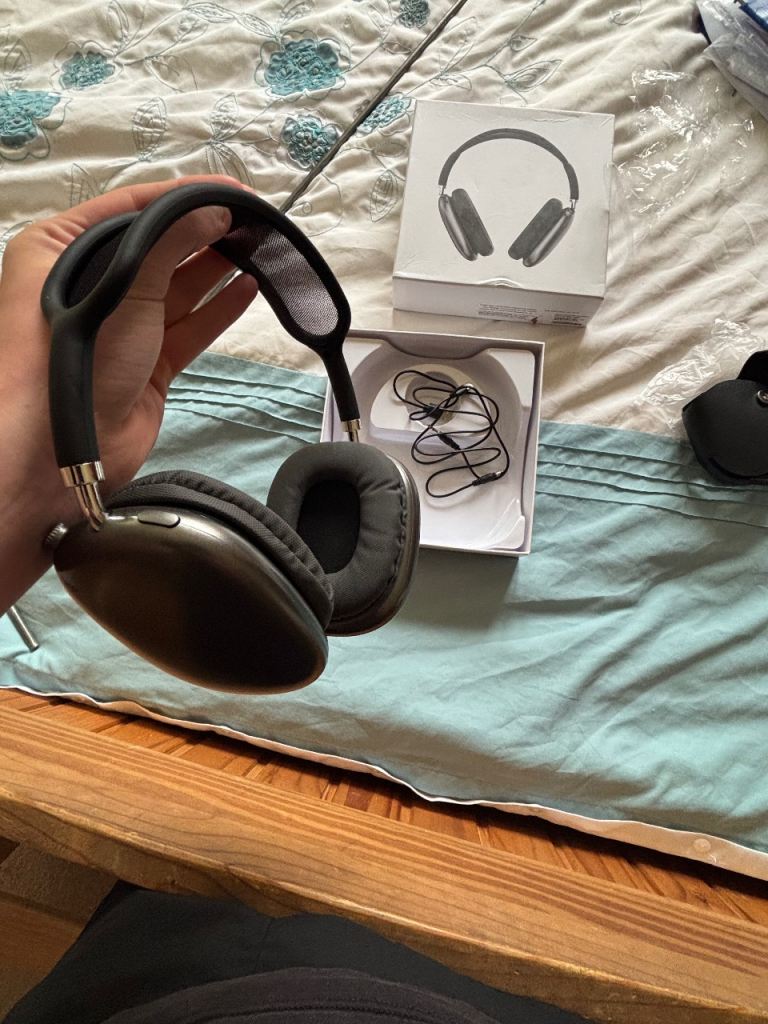 Apple AirPods Max Headphones - Midnight Black