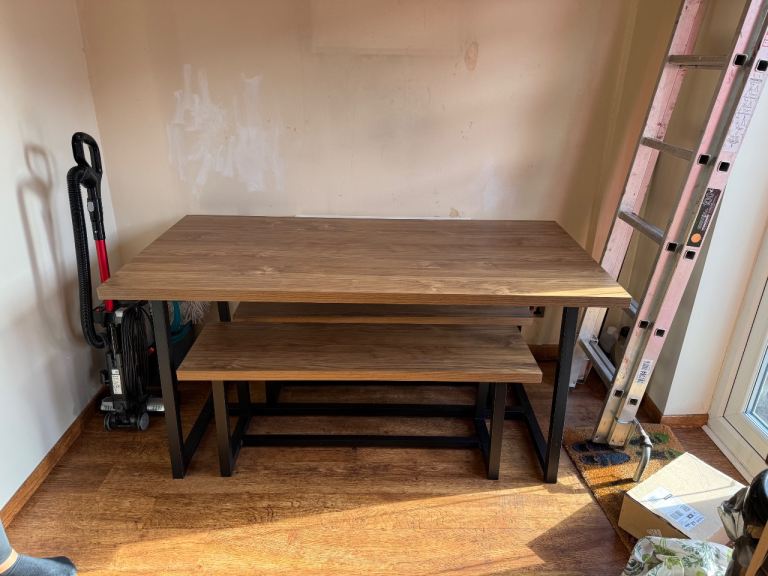 Habitat Nomad Non - Extending Oak Dining Table 2 benches 