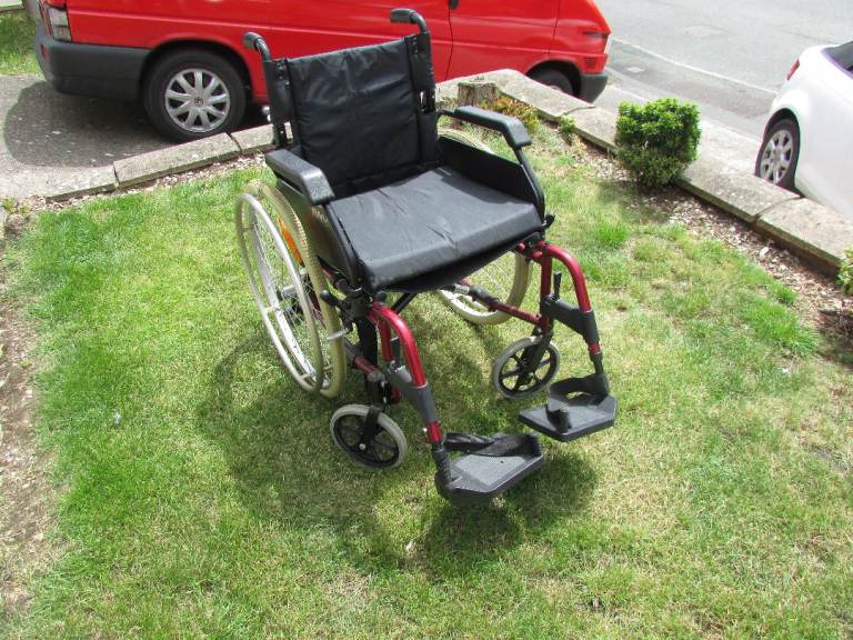Roma Folding Wheelchair - Needs new tyres