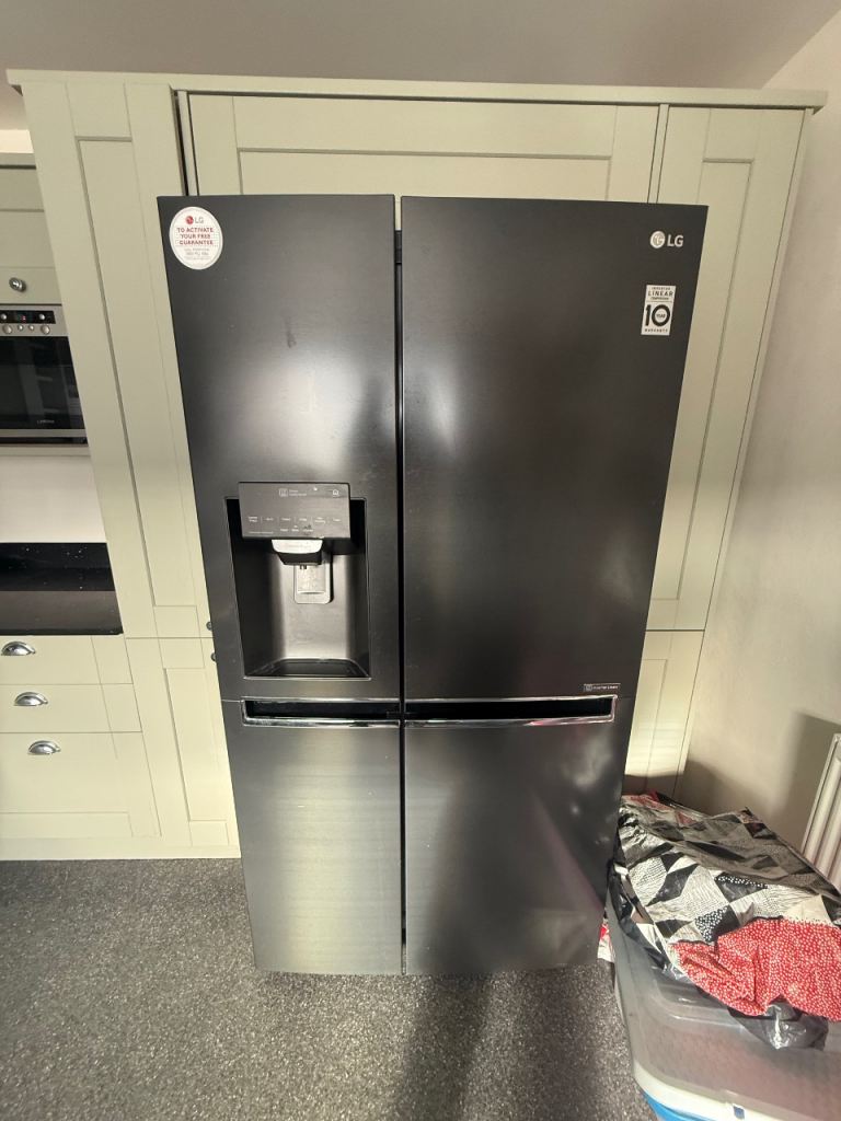 LG GSL761MCXV American Style Fridge Freezer With Non-Plumbed Ice & Water Dispenser - Matte Black