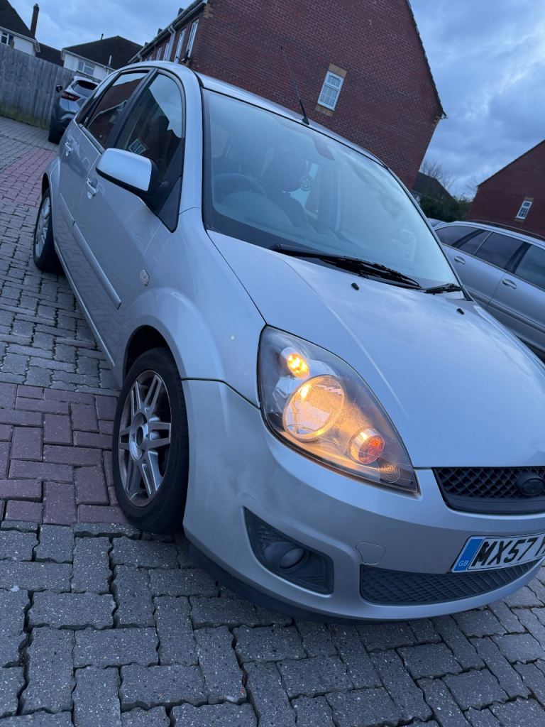Ford, Fiesta 1.4L Ghia, 2007, Years MOT