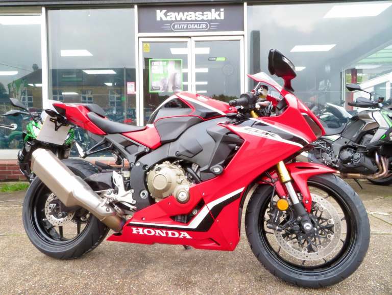 2019 Honda CBR 1000RR FIREBLADE NEW TYRES FITTED SUPERSPORT Petrol Manual