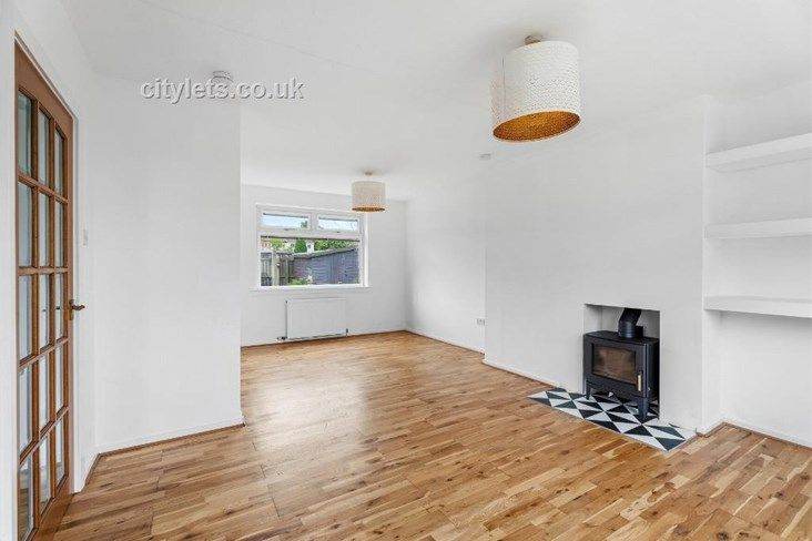 Bright and Stylish, 3 bedroom, mid-terrace house in Currie – available soon