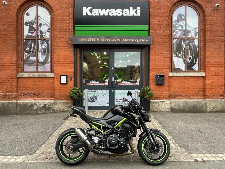 2017 / 67 reg Kawasaki Z900 naked motorcycle in Grey with Green Frame