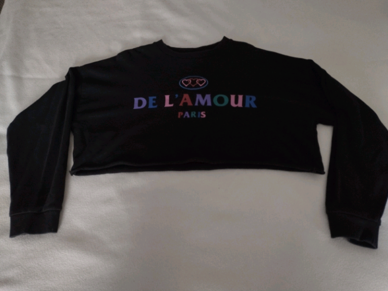 Cropped Black Sweatshirt "De L'amour Paris"#GotStuffGetCash