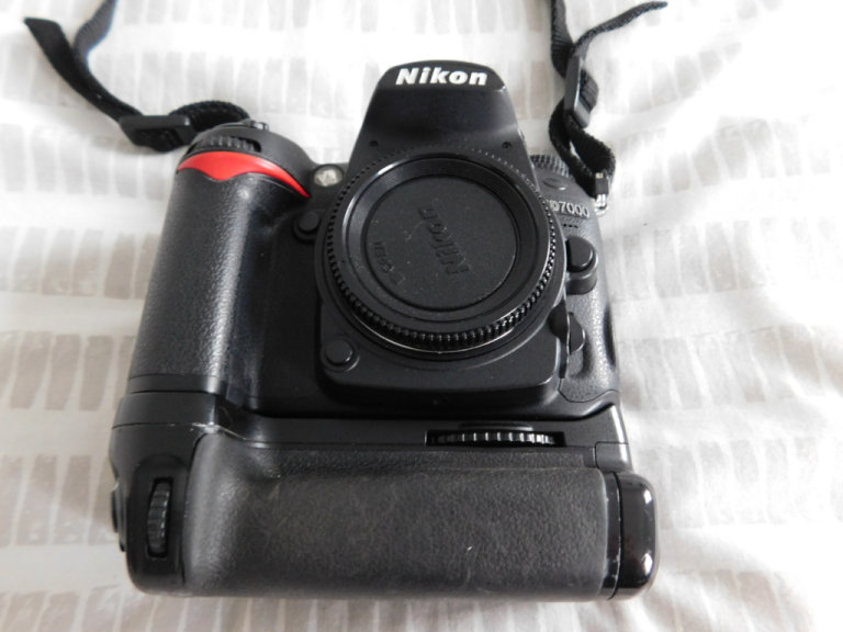 NIKON D7000 DIGITAL CAMERA WITH MB-D11 BATTERY GRIP -   JAPAN - No.2