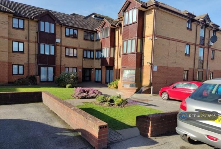 1 bedroom flat in Cleveland Road, Bournemouth, BH1 (1 bed) (#2927895)