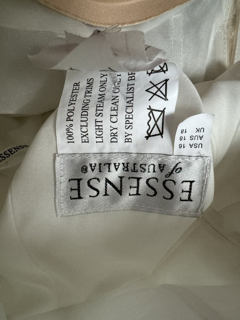 Wedding Dress size 14/16/18, Essense of Australia