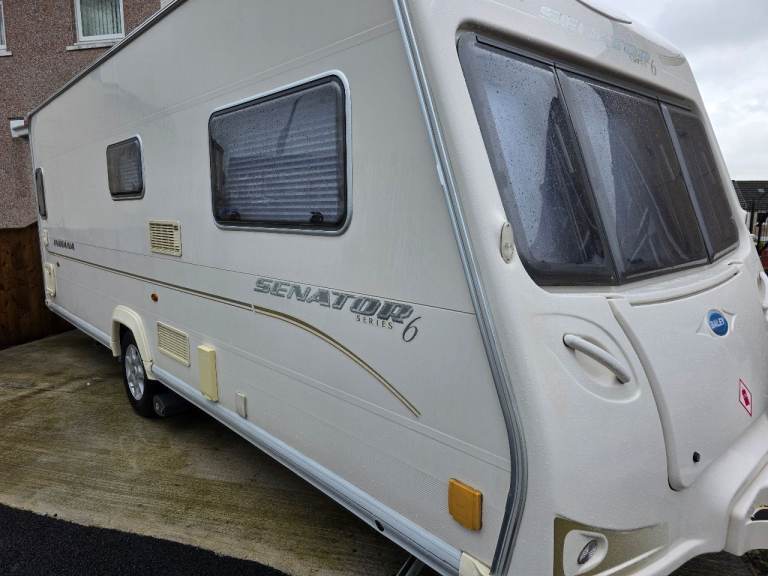 Bailey Senator Indiana 2009 fixed bed  with motor mover 