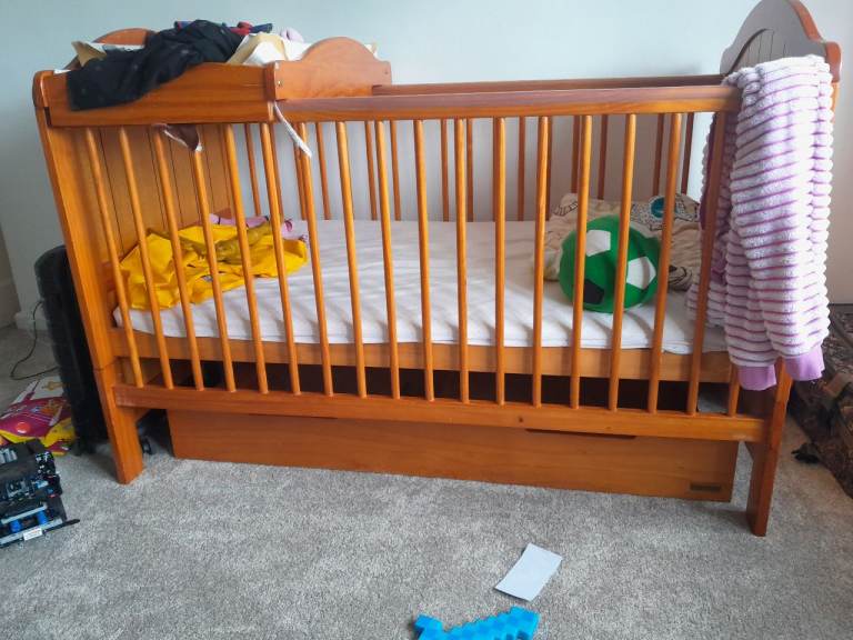 Mamas & Papas toddlers bed
