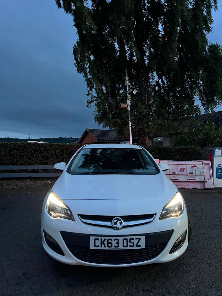 Vauxhall, ASTRA, Hatchback, 2013, Manual, 1686 (cc), 5 doors