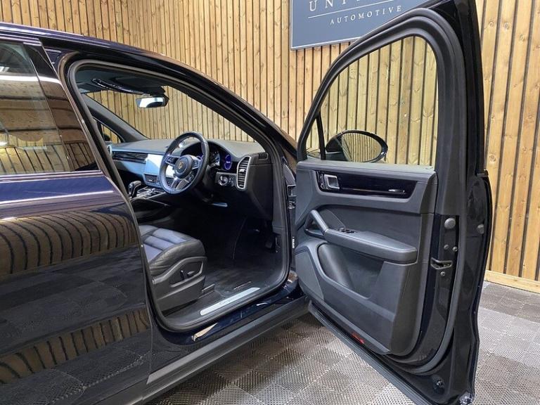 2022 Porsche Cayenne V6 E-Hybrid SUV HYBRID Automatic